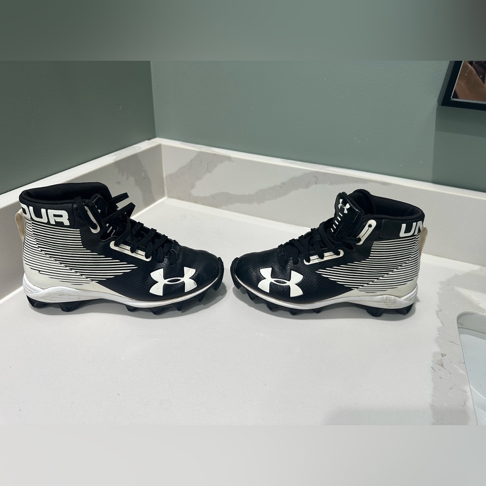Under Armour Black and White Kids High-Top Cleats